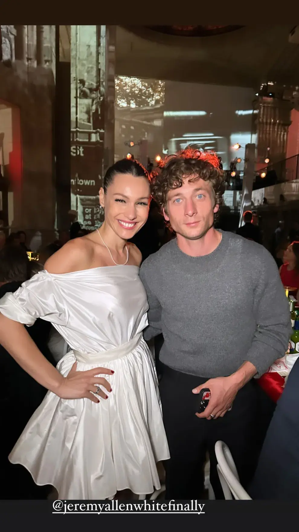 Pampita con Jeremy Allan White, el protagonista de El Oso.