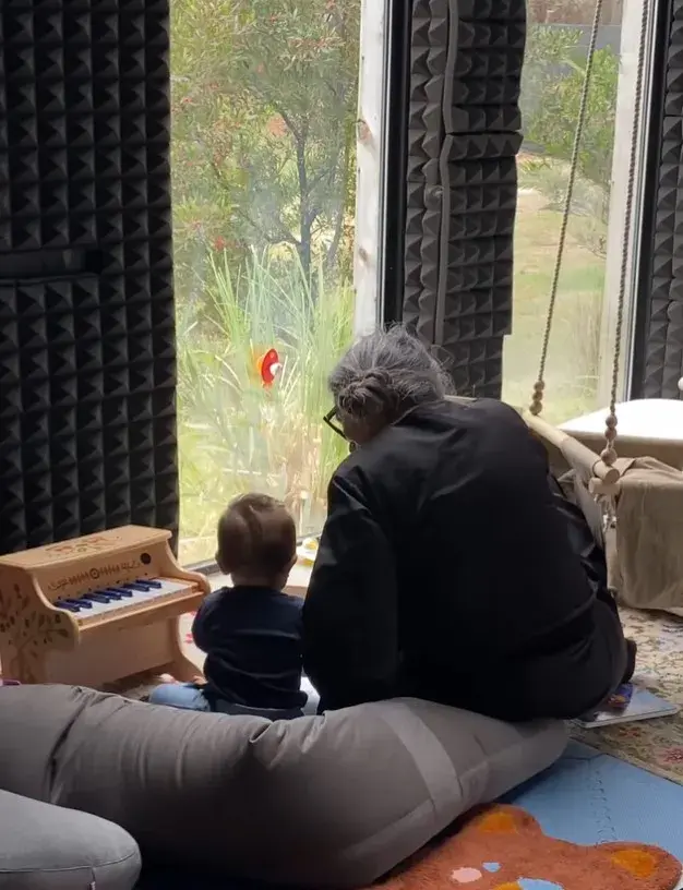 Calu mostró la habitación de tu pequeño hijo Tao.