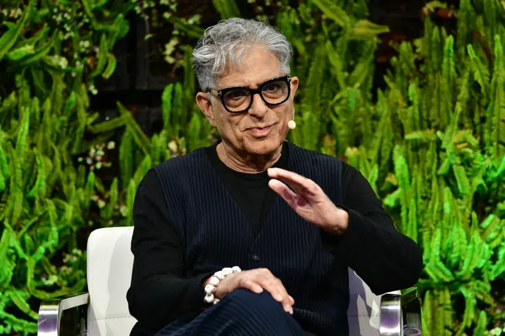 Cuál es la fórmula de la felicidad, según Deepak Chopra.