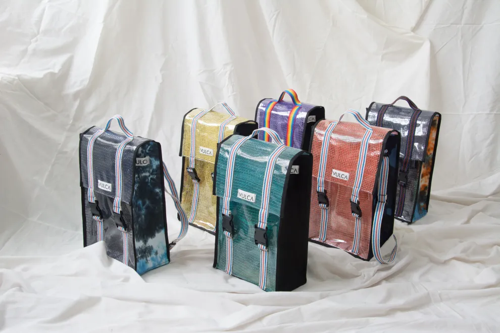 Los bolsos materos con telas suprarecicladas son un clásico de Vulca