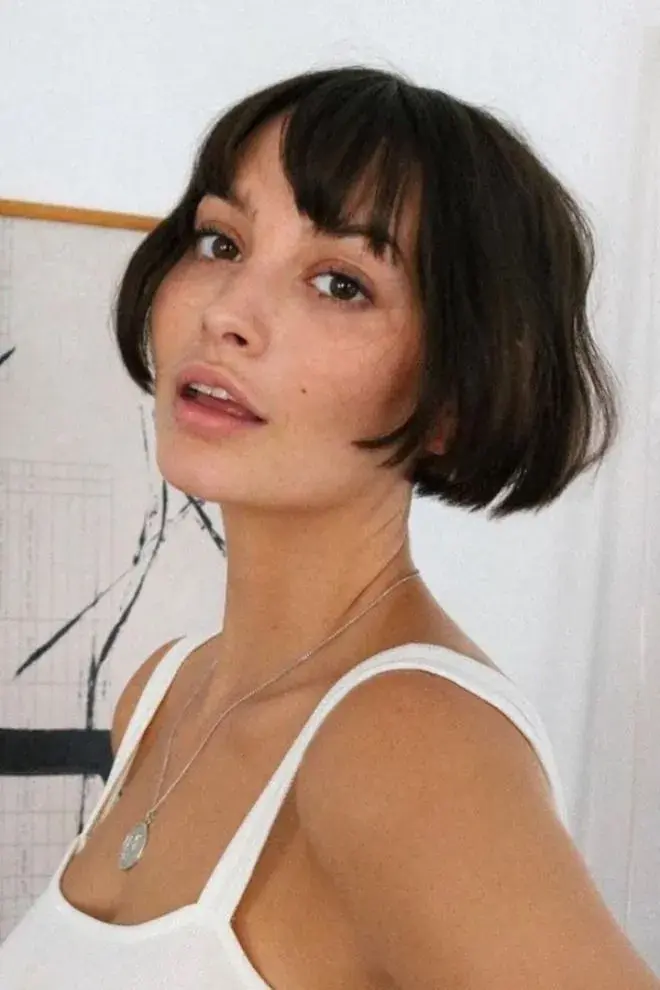 Corte cheekbone