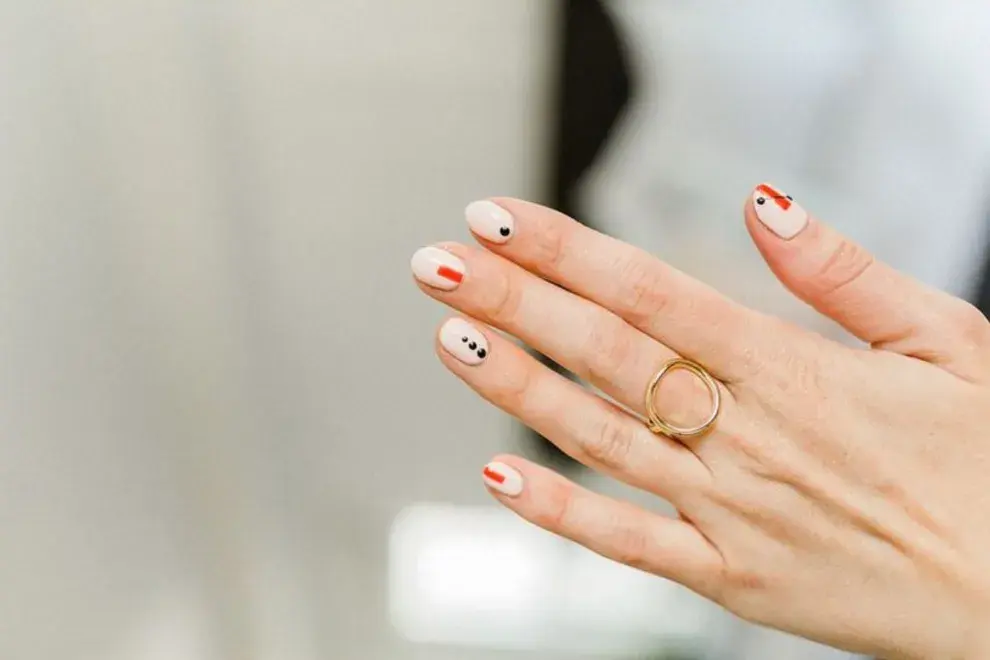 Nail art con puntos para inspirarse y crear tus propios diseños.