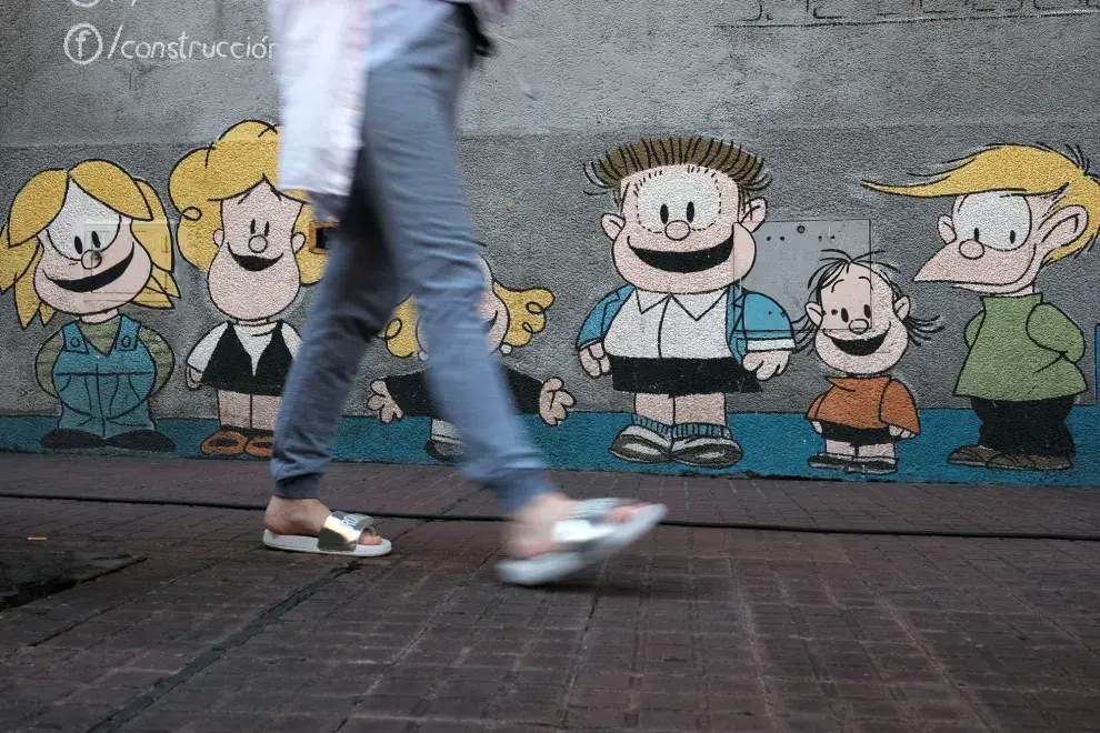 Personajes de Mafalda homenajeados en las paredes de la ciudad de Buenos Aires.