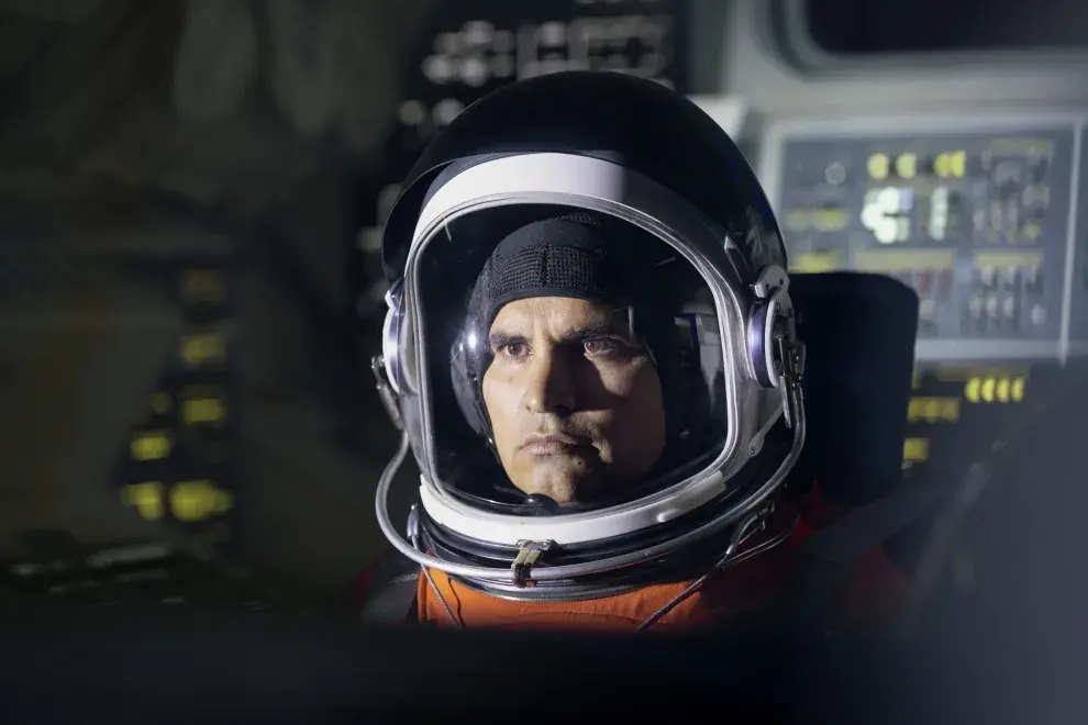 Michael Peña va al espacio en esta historia basada en hechos reales.