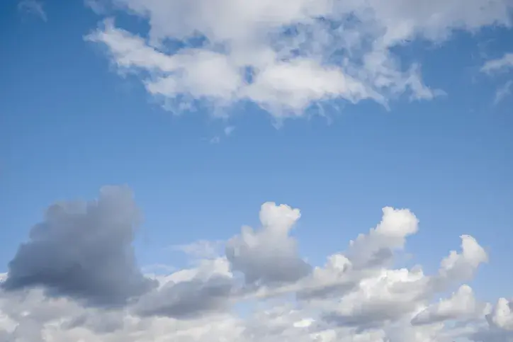 Pareidolia, un fenómeno psicológico que te permite encontrar figuras en las nubes.