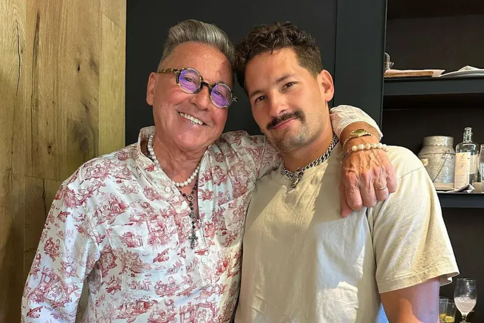 Ricardo Montaner con su hijo Mau, el papá de Apolo. 