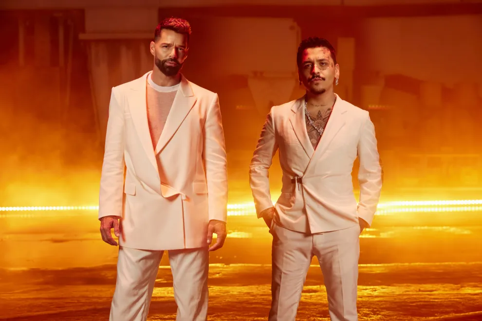 Ricky Martin y Christian Nodal lanzaron nueva versión de "Fuego de noche, nieve de día".