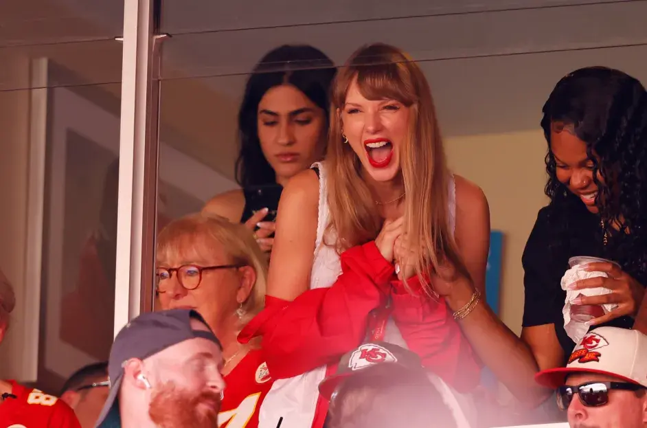 Taylor Swift habría confirmado su romance con Travis Kelce