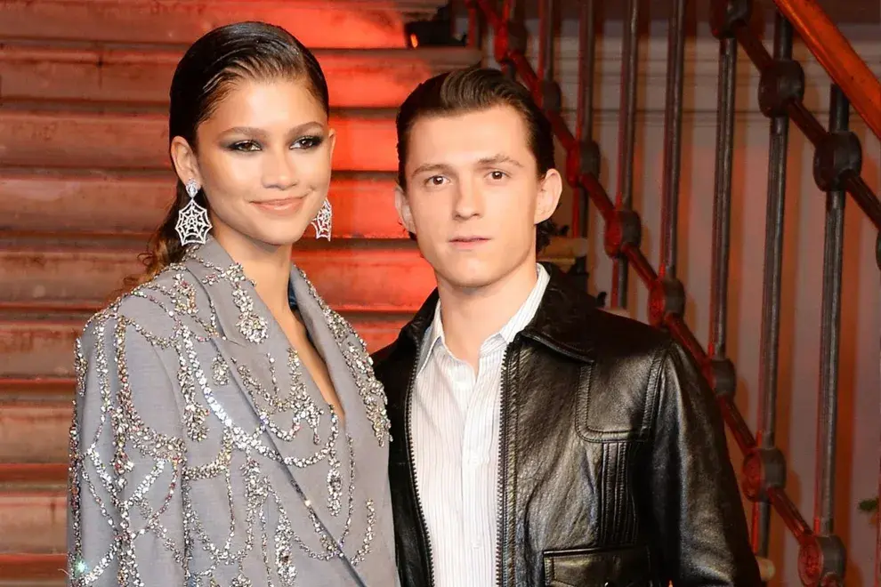 Zendaya cumplió años y Tom Holland lo celebra compartiendo sus sorprendentes fotos casuales.