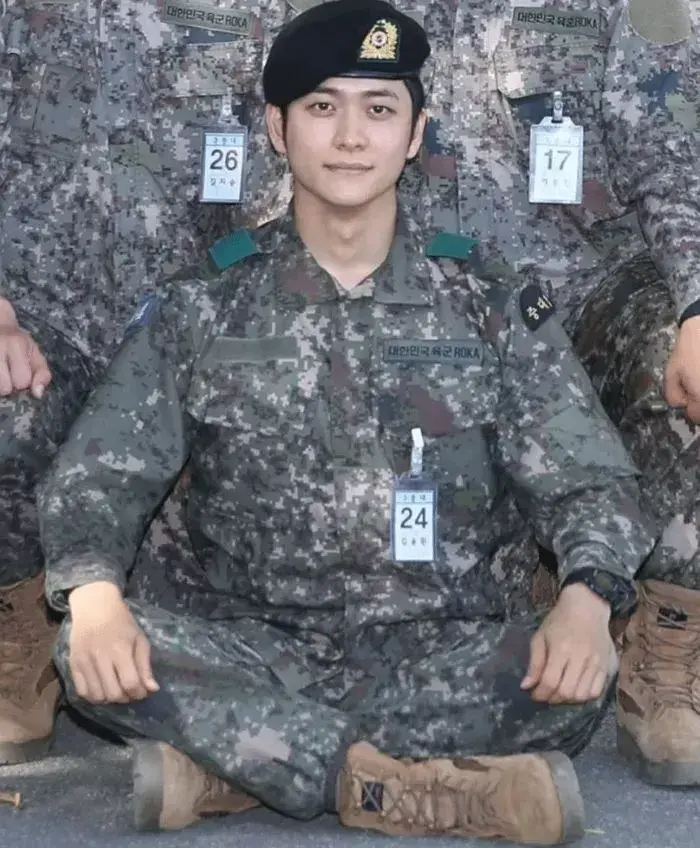 El protagonista de Extraordinary Attorney Woo, Kang Tae Oh, en el servicio militar.