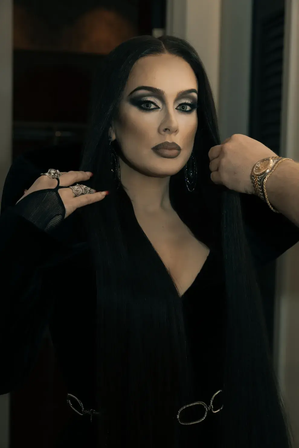 Adele como Morticia Adams. 