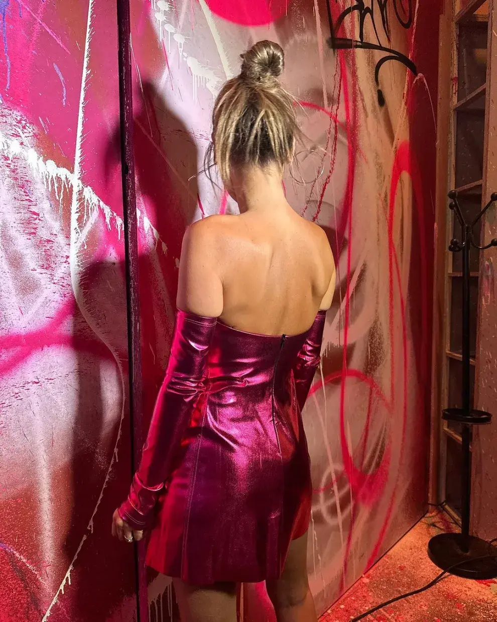 El total look rosa metalizado de Pampita en Bailando 2023.