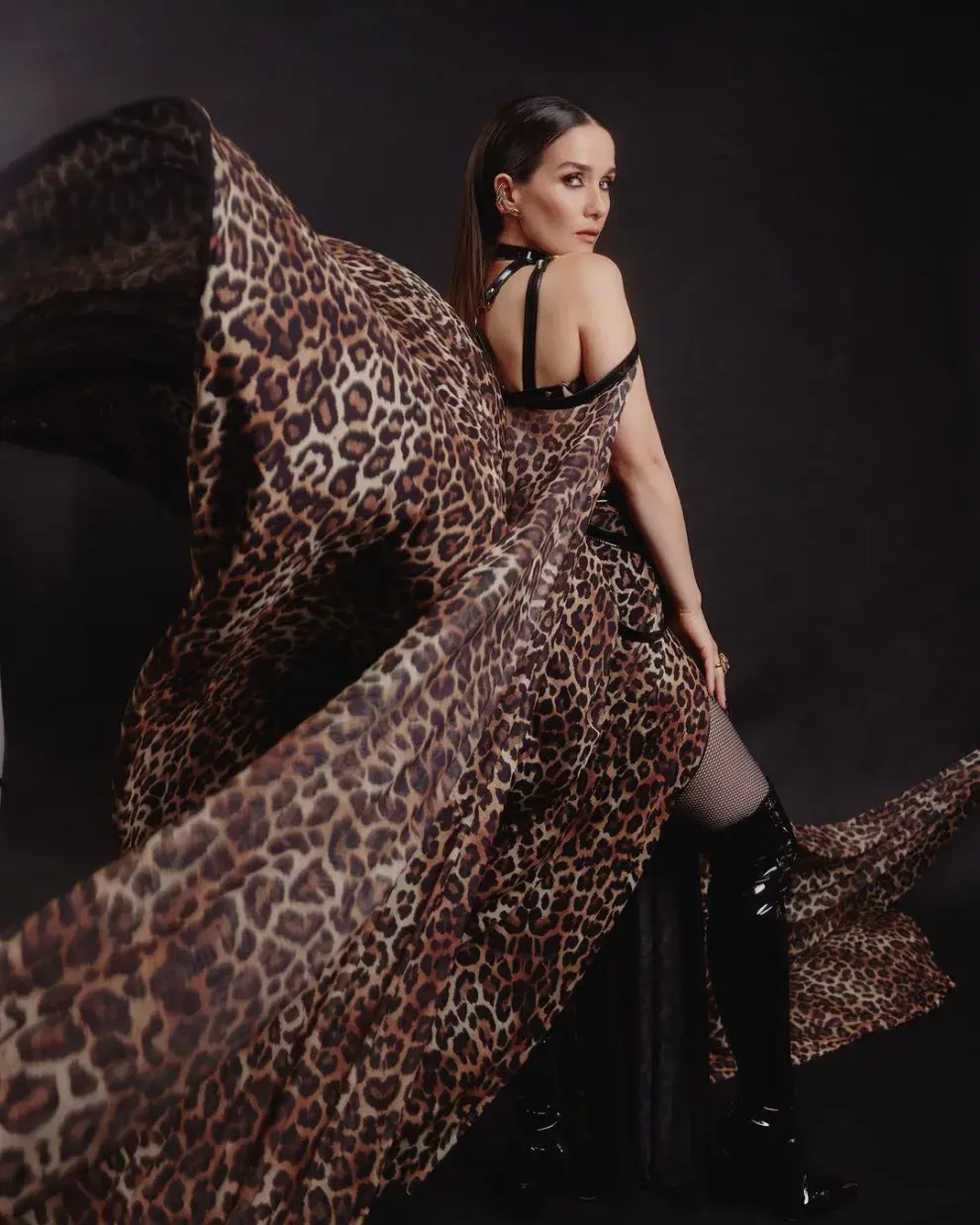 Natalia Oreiro y su increíble total look de leopardo en La Voz Uruguay.