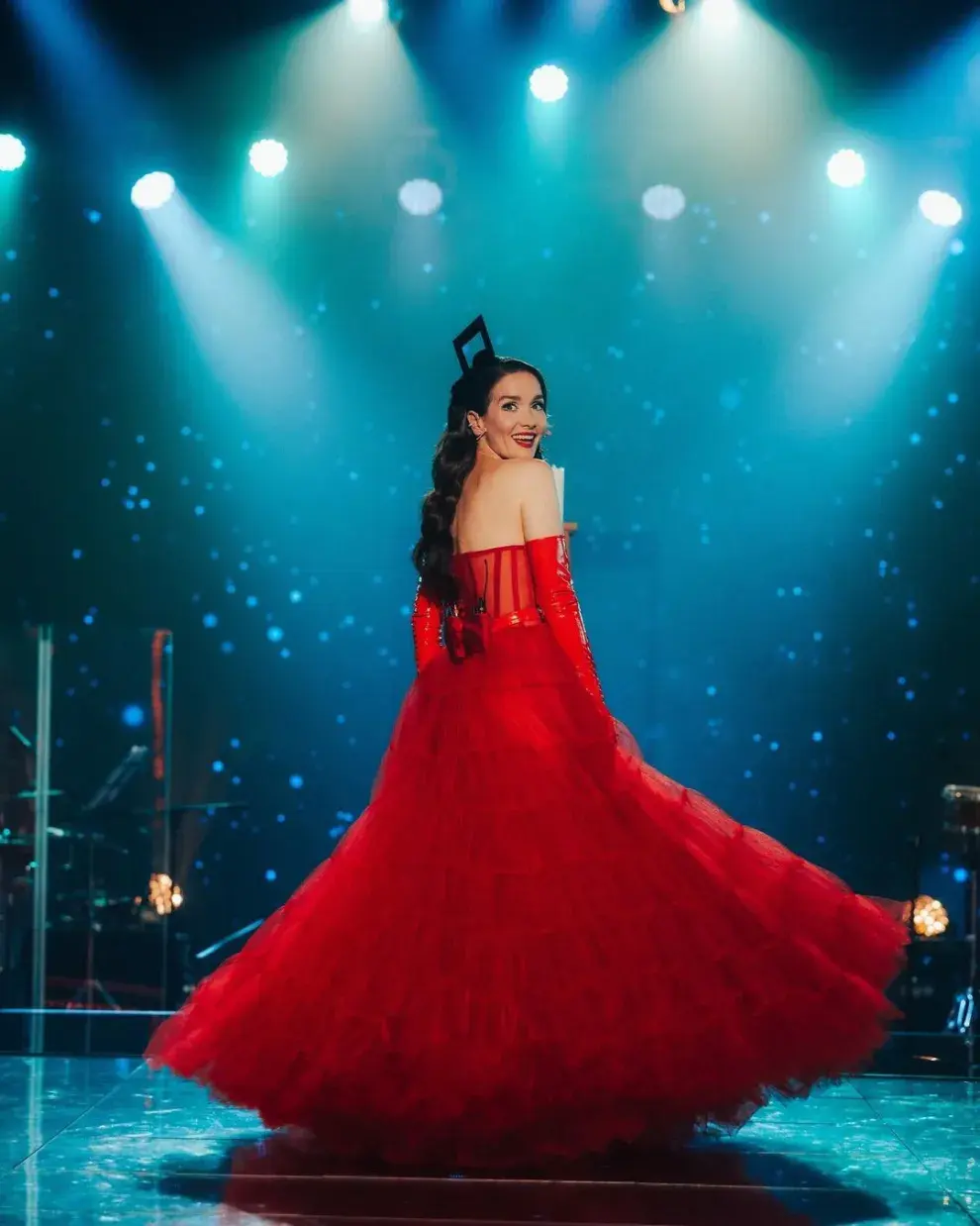 El look total red de Natalia Oreiro.