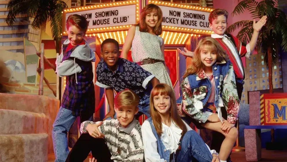 El elenco de de The Mickey Mouse Club.