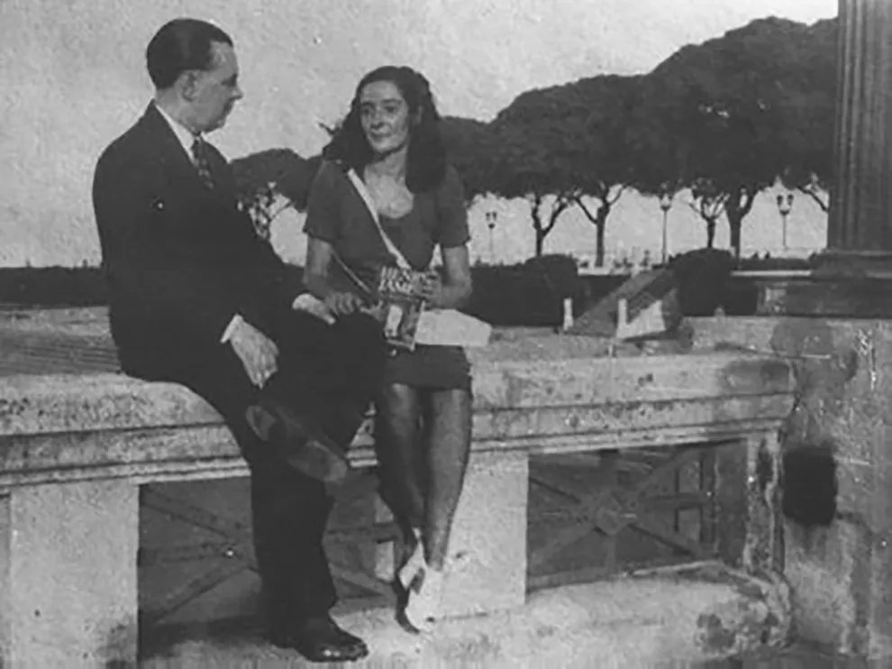 Jorge Luis Borges junto a Estela Canto, escritora y periodista, musa del autor de El Aleph.