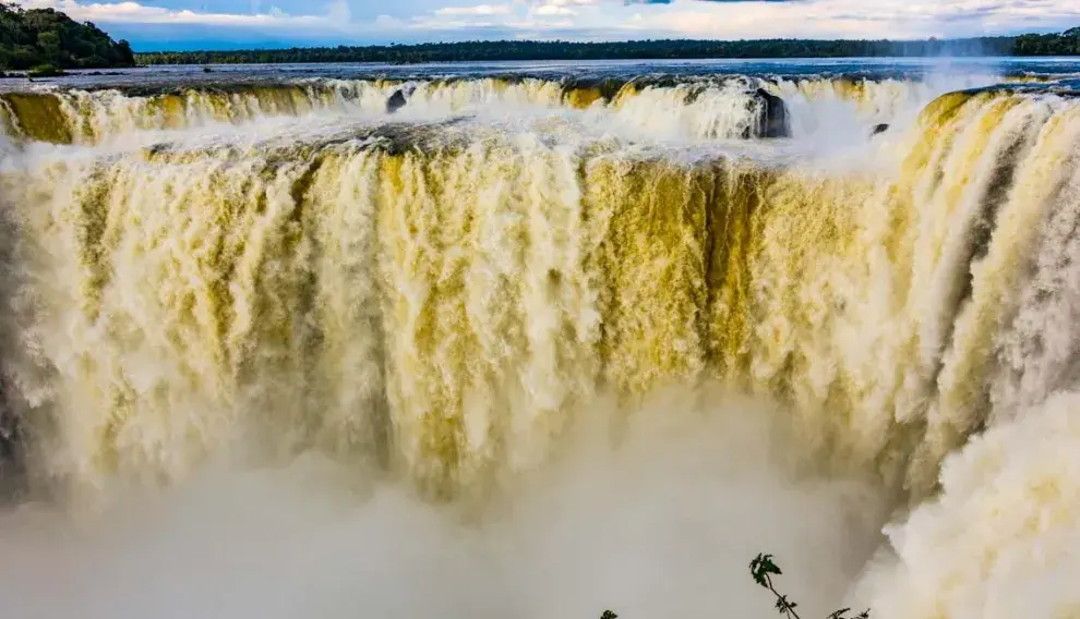 Cataratas del Iguazú: cierre preventivo de Garganta del Diablo.