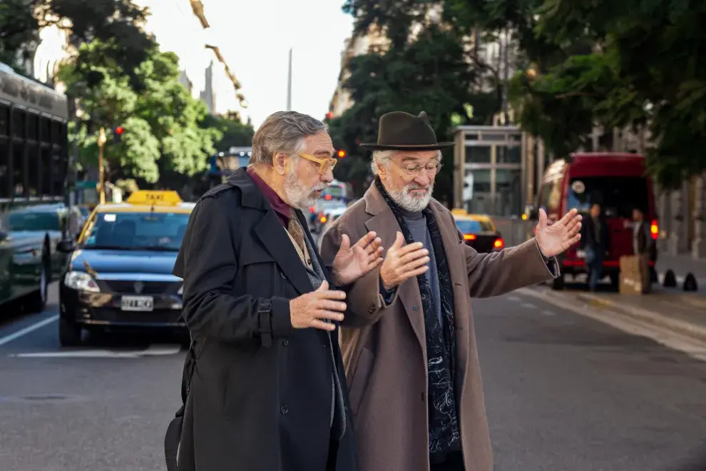 Robert De Niro y Luis Brandoni recorrieron Buenos Aires para Nada, su nueva serie.