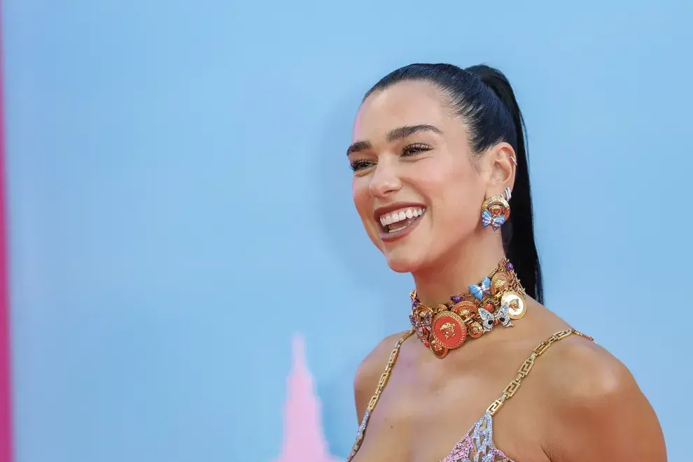 Dua Lipa impacta con su nuevo look en su regreso a Instagram.