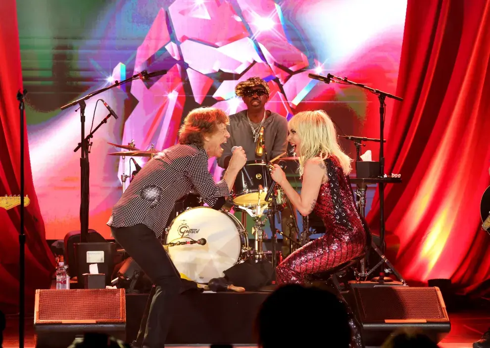 Lady Gaga se une a The Rolling Stones para un increíble show sorpresa.