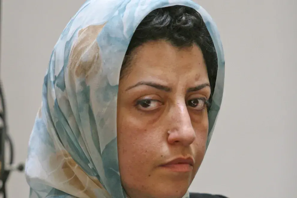 La activista de derechos humanos iraní Narges Mohammadi ganó el Premio Nobel de La Paz.