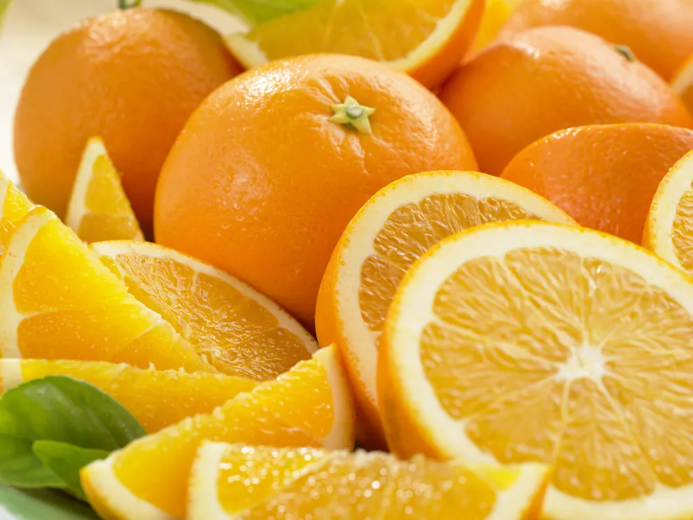 La naranja tiene vitamina C