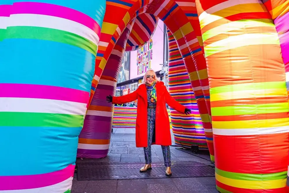 La escultura inflable de Marta Minujín en Times Square.