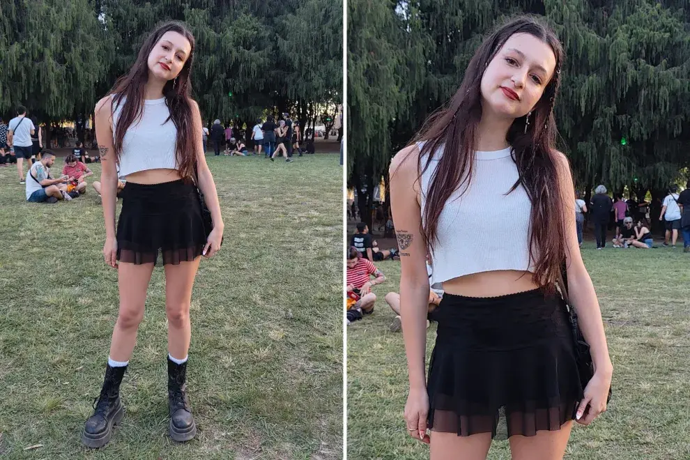 Con una remera semifoxi blanca, amamos fuerte la pollera negra mini con transparencias.