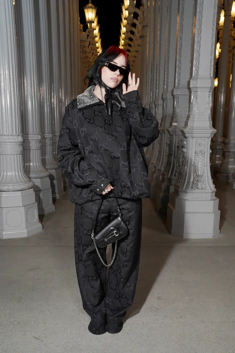 Billie Eilish, con campera Gucci y mucho estilo propio, en la Gala LACMA Art+Film 2023.