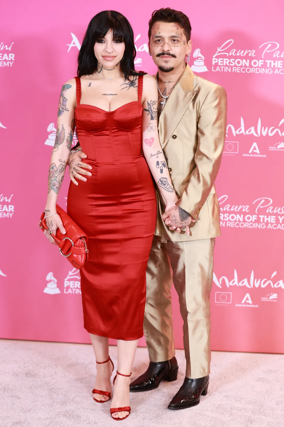 Cazzu y Christian Nodal deslumbran en la Gala Person of the Year de los Latin Grammy 2023.