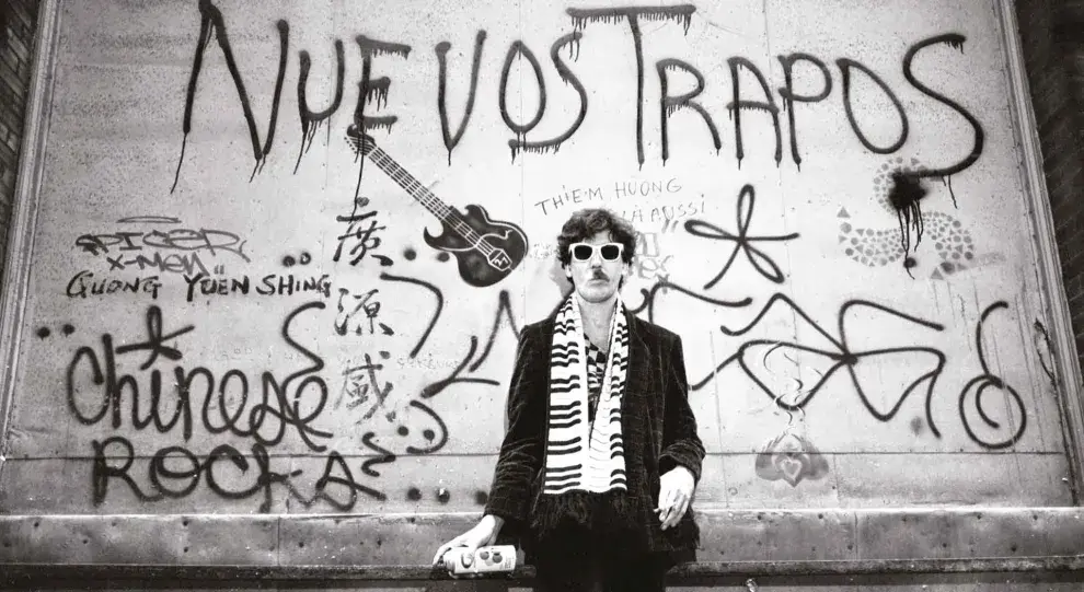 La foto que sería la tapa del segundo álbum solista de Charly García.