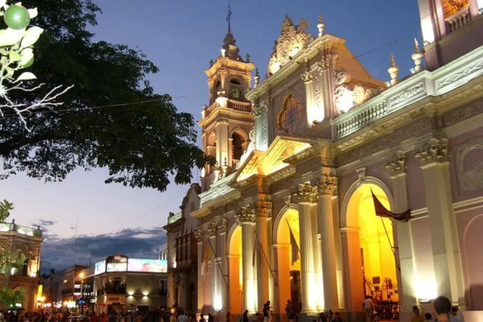 Esta es la ciudad de Argentina más barata para ir de vacaciones, según la inteligencia artificial.