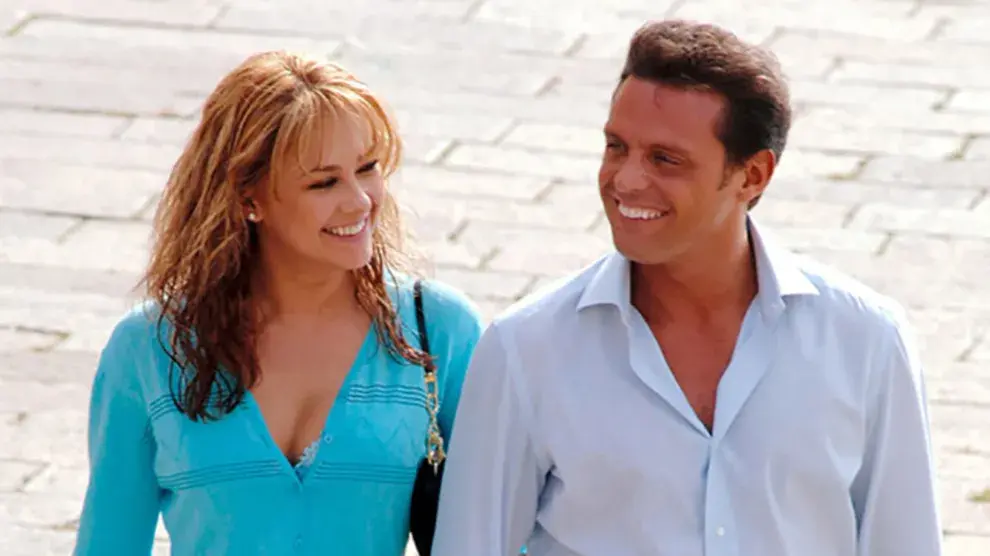 Luis Miguel y Aracely Arámbula tuvieron dos hijos juntos: Miguel y Daniel.