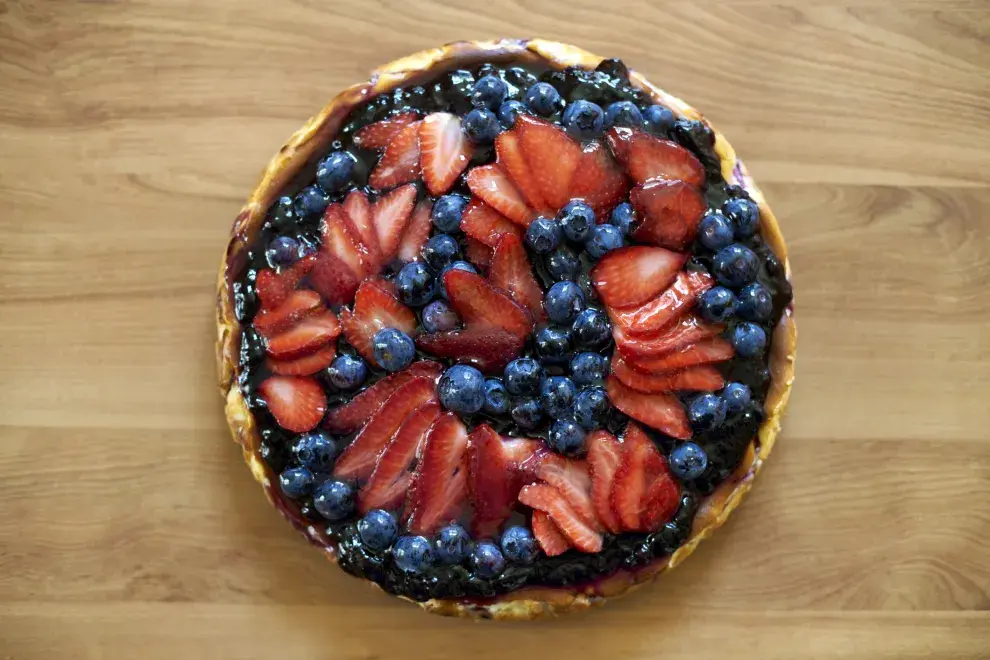 Torta de frutos rojos y yogurt.