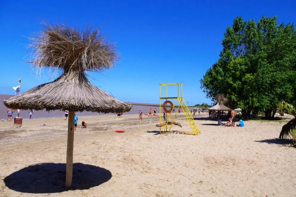 A 1 hora de CABA, esta playa de arena blanca es el destino ideal, arena  blanca 