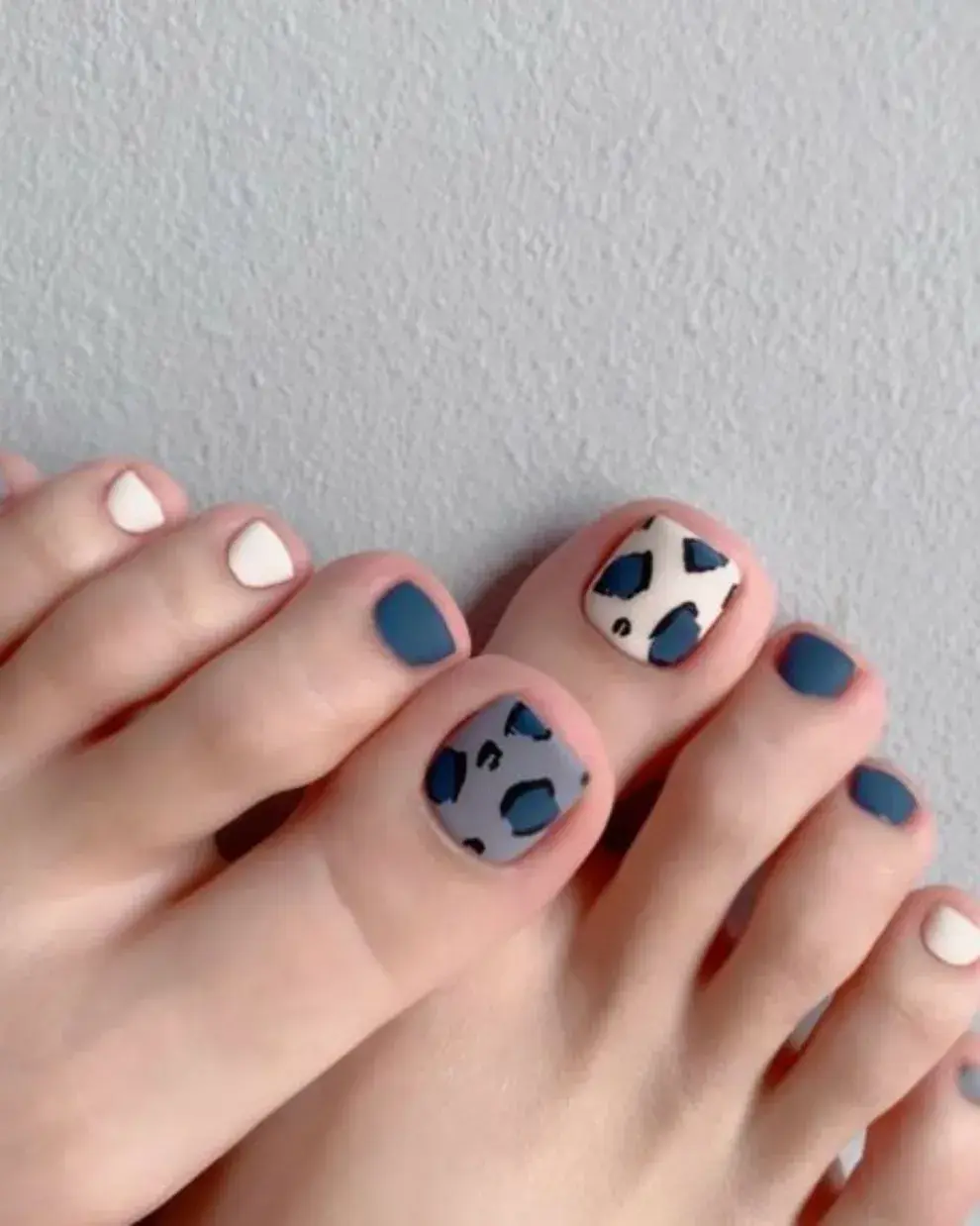 Con tonos manteca y grises, podés jugar con el simil animal print.
