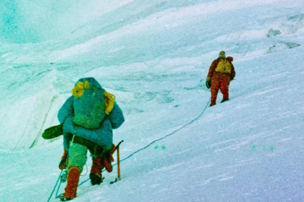 Salen a la luz las últimas fotos que tomó la montañista Janet Johnson durante una expedición de 1973. Murió ella y un ingeniero de la NASA. 