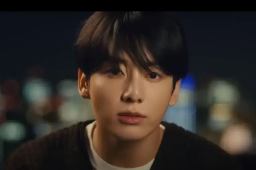 Jungkook nos sorprendió con visualizador para Hate You.