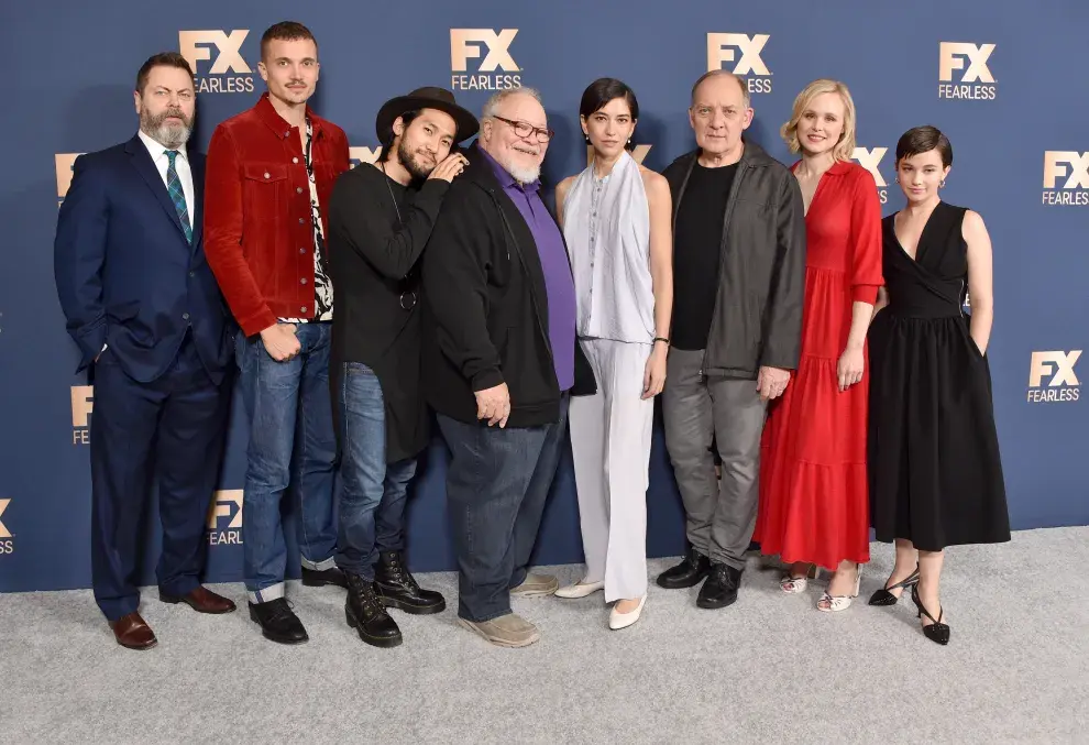 Cailee Spaeny junto al elenco de Devs, en la premiere de la miniserie de Star+.