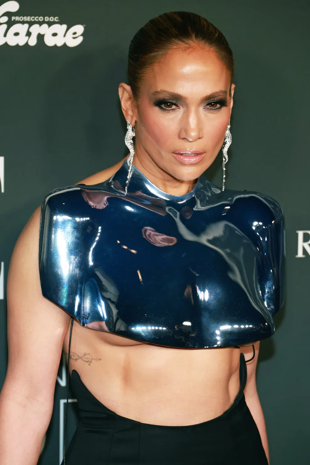 El look futurista de Jennifer Lopez.