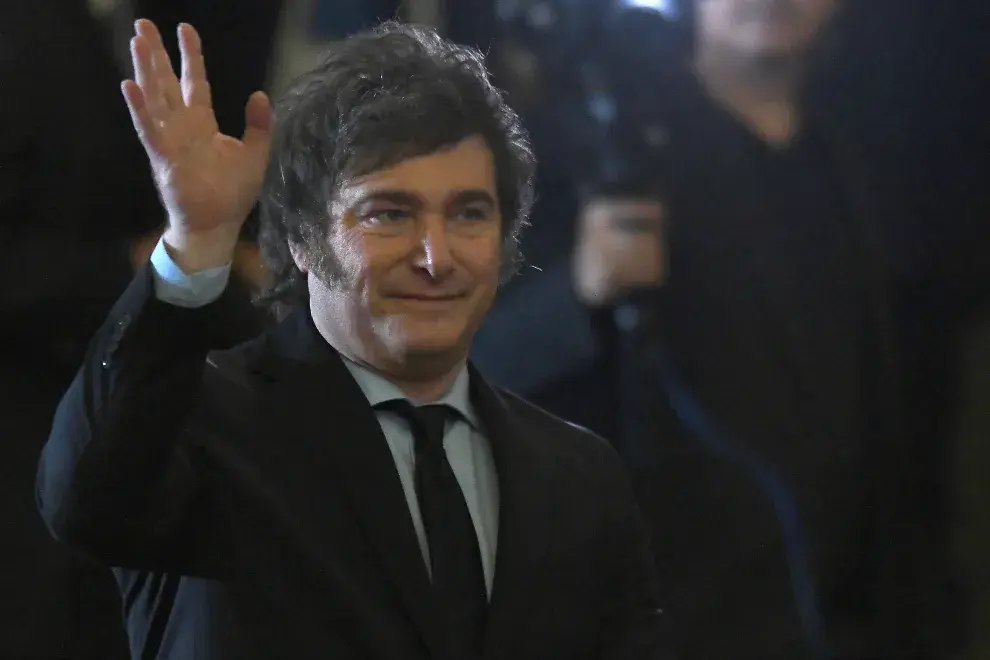 El presidete, Javie Milei, llegando a la gala en el Teatro Colón.