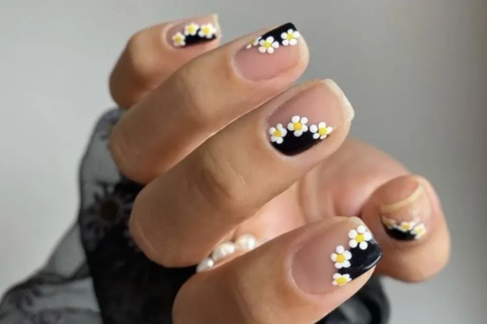 9 diseños súper cute de nail art con flores.