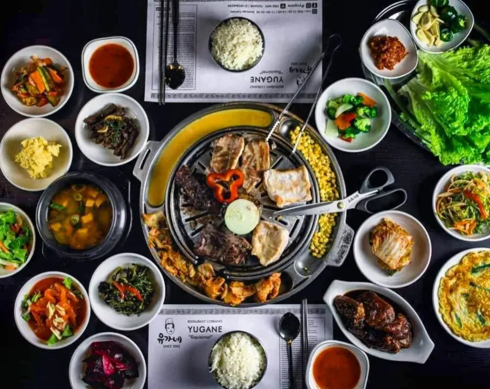parrilla libre en donde uno se cocina las carnes, es un bbq coreano.