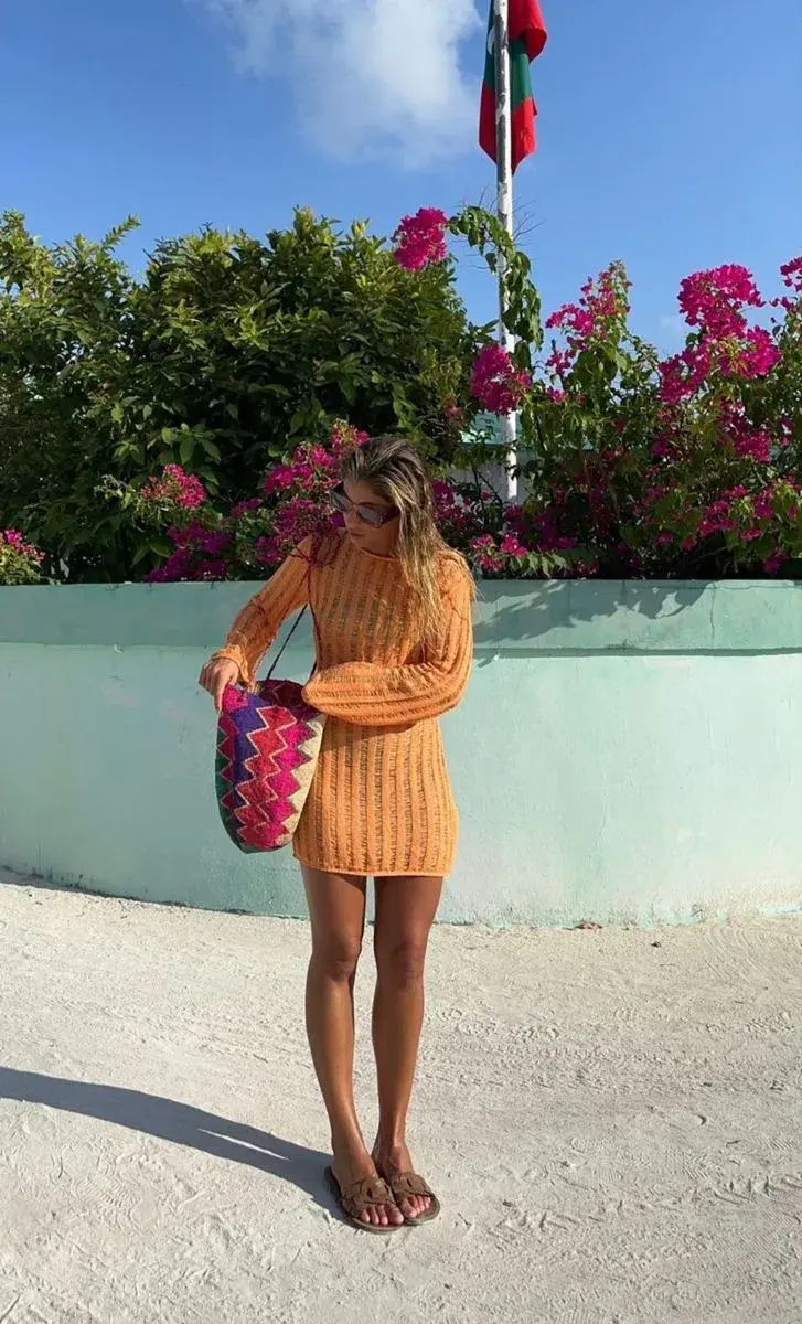 Vestido de punto otra de las tendencias que pisan fuerte este verano.