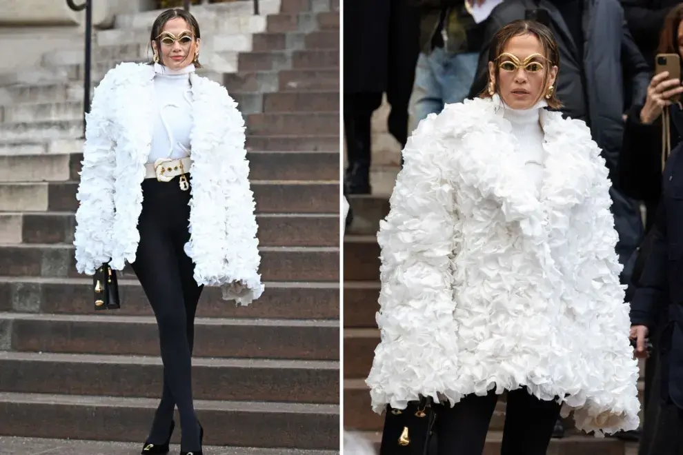 JLo eligió un look en blanco y negro para el primer desfile de la Semana de la Moda en París.