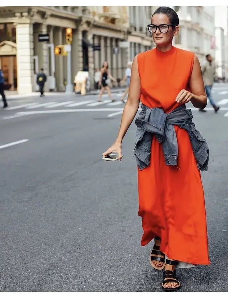 Vestido largo sin mangas para todo el día.