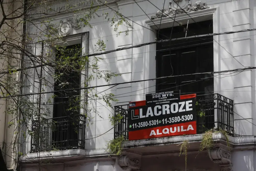 ¿Cuánto cuesta alquilar un 3 ambientes, según el barrio en CABA?