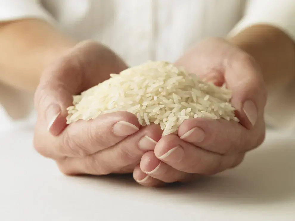 Arroz, elemento clave en el ritual para atraer dinero y prosperidad.