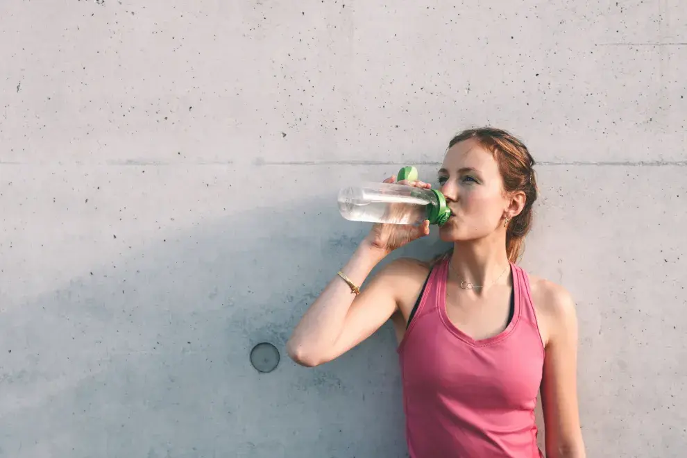 Es fundamental aumentar el consumo de agua en verano.