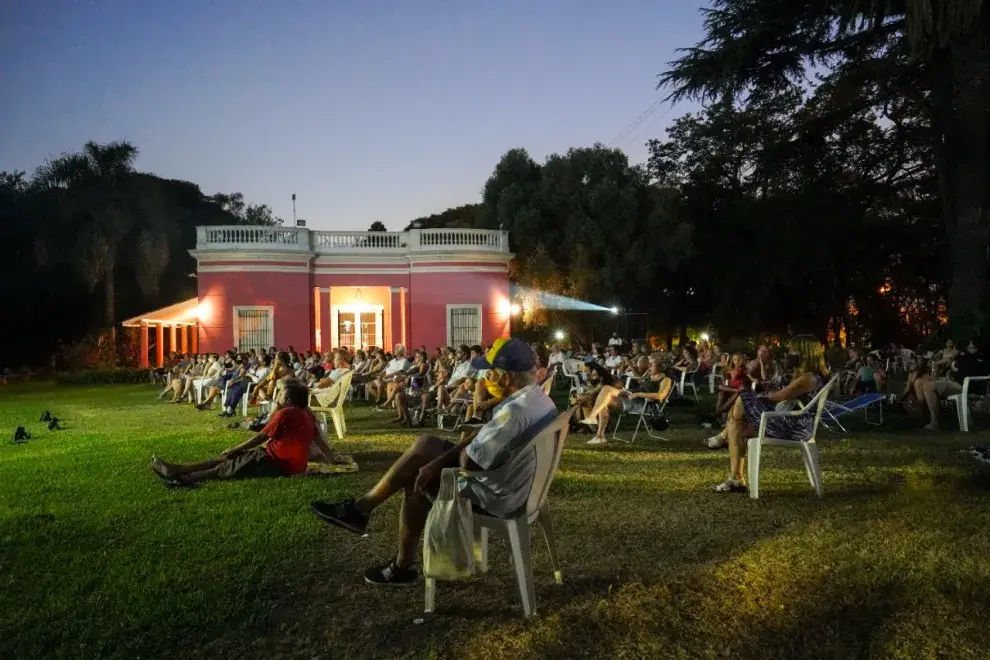 Vuelve el cine al aire libre en Vicente López.